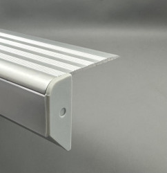 NEZ DE MARCHE  RAPPORTÉ LED 45x30 mm ALU OU NOIR