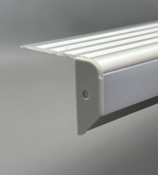 NEZ DE MARCHE  RAPPORTÉ LED 45x30 mm ALU OU NOIR