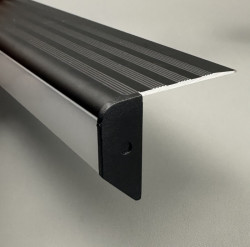 NEZ DE MARCHE  RAPPORTÉ LED 45x30 mm ALU OU NOIR
