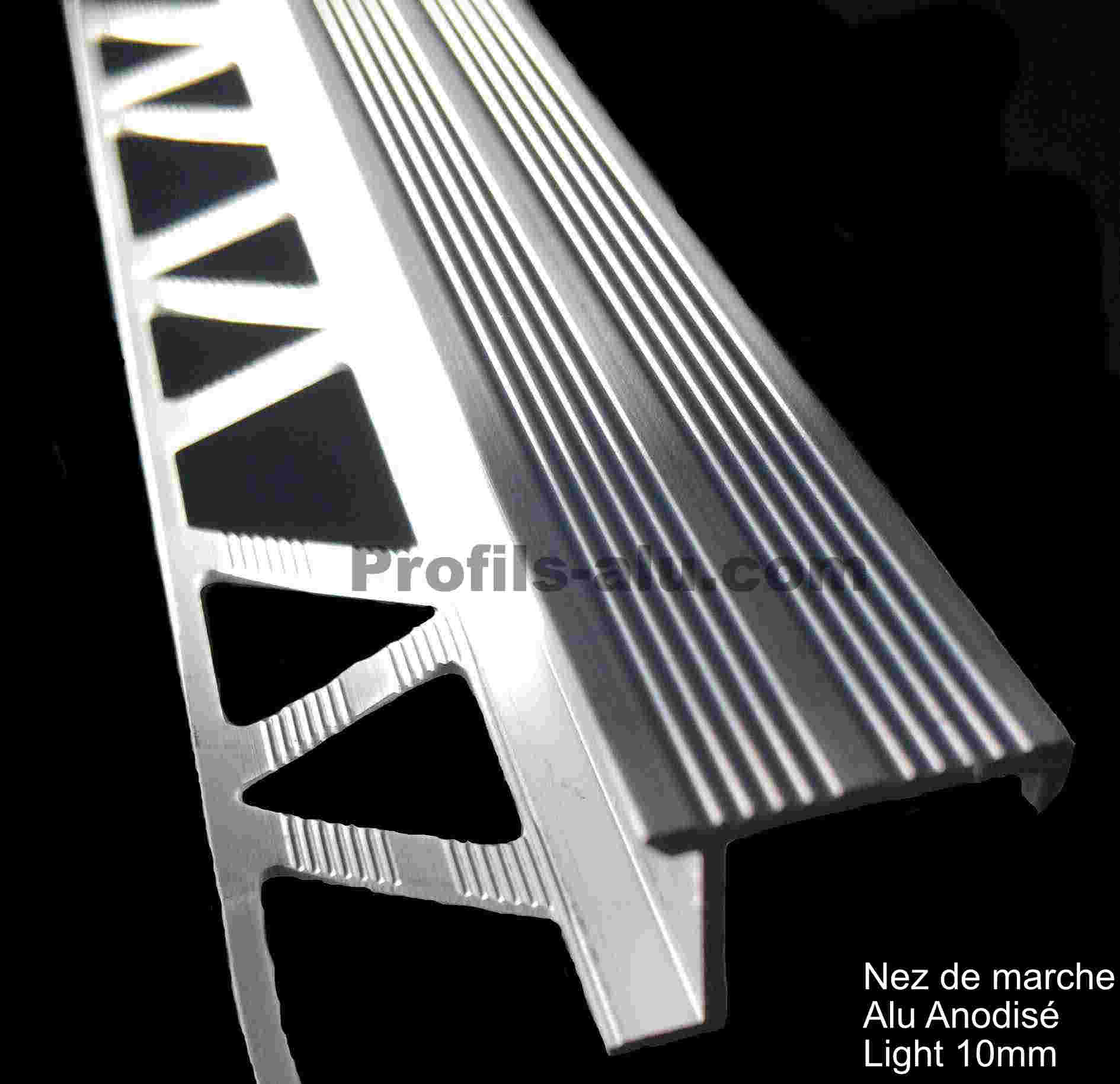Nez-de-marche-decoratif-en-aluminium-10-mm - www.profils-alu.com